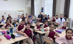 Altınöz, Hamdi Helvacıoğlu İlkokulunu Ziyaret Etti