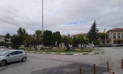 Vilayet Meydanı Kılavuz Hale Geldi