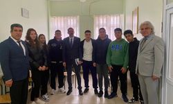 Kaymakam Özderin’den “Bir Kitap Bir Dünya” Projesine Destek