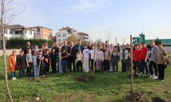 Büyükkarıştıran’da 102. Yıl İçin 102 Fidan Toprakla Buluştu
