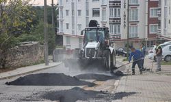 Vize’de Kışla Caddesi’nde Yol Bakım Çalışmaları Sürüyor