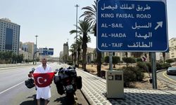 Sigarayı bıraktı, motosikleti ile 250 bin kilometre yol yaptı: Son durağı umre oldu