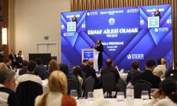 Bakan Göktaş "Esnaf Ailesi Olmak" projesinin galasına katıldı