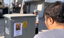 Fotoğrafı gören uzun uzun baktı: "Kızlarınızı bu adamdan uzak tutun" yazılı afişler ortalığı karıştırdı