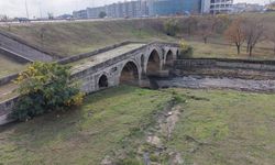 E-5'in yanında çukura terk edildi: 470 yıllık Haramidere Köprüsü içler acısı halde