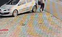 Park halindeki aracı çizip hiçbir şey olmamış gibi yoluna devam etti