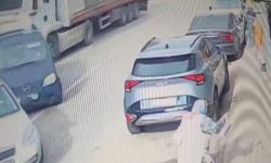 Pendik'te şoförünün direksiyon başında uyuduğu iddia edilen tır 5 araca birden çarptı