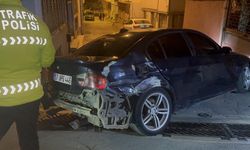 Bursa'da "dur" ihtarına uymayan sürücü 5 kilometre kaçtı: 3 araca ve duvara çarptı