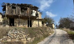 450 yıllık köy hayalet köye dönüştü...Köyde sadece 4 kişi yaşıyor