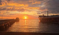 Tekirdağ'da sabah gökyüzü mest etti: Gökyüzü alev alev