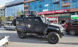 Esenyurt'ta otele el bombası atıldı