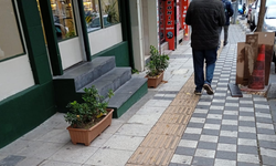 Dükkan Önleri Saksılarla Güzelleştiriliyor