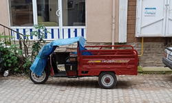 Vatandaşlardan Yağmura Karşı Brandayla Koruma