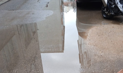 Gece Yağmuru Su Birikintileri Oluşturdu