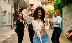 ESRA ÖZTÜRK BEN DEĞİL MÜZİK SOUNDUM DEĞİŞTİ