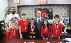 Satrançta Dereceye Giren Sporcular Ödüllendirildi