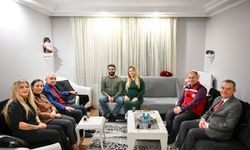 Vali Turan’dan Genç Çifte Anlamlı Ziyaret