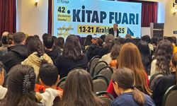 Çocuklar 42. TÜYAP Kitap Fuarı’nda Kitaplarla Buluştu