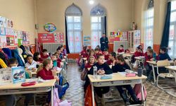 Özderin, Koloğlu İlkokulu’nda Bayrak Törenine Katıldı