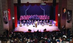 Tekirdağ'da öğretmenlerden anlamlı konser: Maarif Korosu sahne aldı