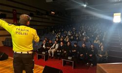 Gerede'de polis ekipleri vatandaşları ve öğrencileri bilgilendirdi