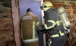Bursa’da terk edilen evde çıkan yangın paniğe neden oldu