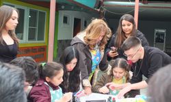 Üniversiteliler, engelli gençleri sevindirdi