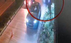 Dehşet saçan aracın polise çarpma anı kameraya yansıdı