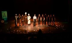 Hayata köprü sanat projesi kapsamında "Altın Çağ" tiyatro gösterisi sahnelendi