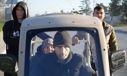 Validen örnek davranış sergileyen liseli gençlere teşekkür