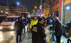 Yaşlı kadın yolun karşısına geçmek isterken tramvayın altında kaldı