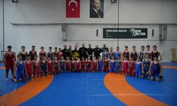 Edirne'de ata sporu güreşle geleceğin şampiyonları yetişiyor