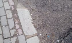 Kırklareli’nde Kaldırımlar Sigara İzmaritleriyle Kirleniyor