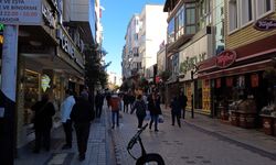 Cumhuriyet Caddesi Güne Hareketli Başladı