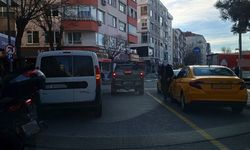 Akan Yolda Yapılan Geçici Park, Kent Merkezinde Trafiği Durma Noktasına Getirdi