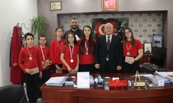 Satrançta Büyük Başarı: Büyükkarıştıran’dan 8 Madalya