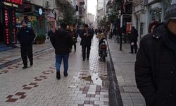 Cumhuriyet Caddesi Canlılığını Koruyor