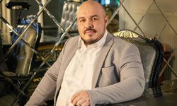 Trafikte üst üste kornaya basarken dikkat