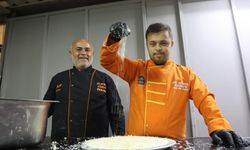 Dünyanın en iyi tatlısı seçilen ‘Antakya Künefesi' down sendromlu Mehmet'in ellerinde tat buluyor