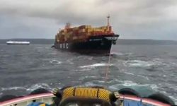 Çanakkale Boğazı’nda konteyner gemisi makine arızası yaptı