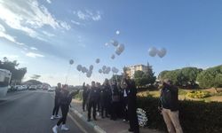 Sıla'nın hayatını kaybettiği yolda çelenkler bırakıldı, beyaz balonlar gökyüzüne bırakıldı