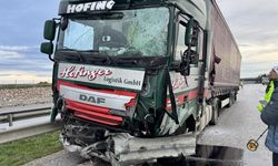 Tır bariyerleri kağıt gibi ezdi