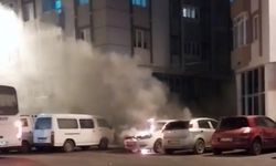 Çorlu'da park halindeki otomobile alev alev yandı