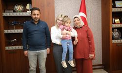 40 kişilik ekiple 8,5 saat operasyonla kadavradan rahim nakledilmişti, ismini aldığı rektörle bir araya geldi