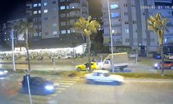 Yayaya yol vermek isterken zincirleme kazaya neden oldu