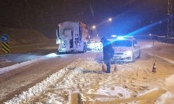 Sivas’ta kar esareti: Mahsur kalan 700 kişi okul yurtlarına yerleştirildi