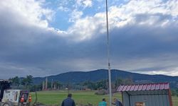 Bayrak direğinin ipini çaldılar