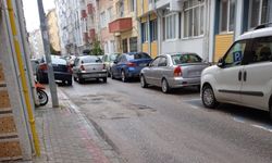 Dar Sokaklarda Çift Taraflı Park Tepki Çekiyor