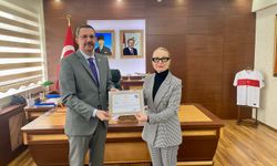 Pınarhisar’da Başarılı Kamu Personeline Üstün Başarı Belgesi