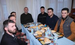 Başkan Bulut Öğrencilerle Aynı Sofrada İftar Yaptı